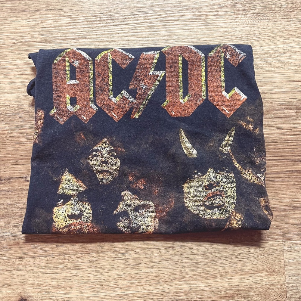 { AC ⚡️ DC } CropTop